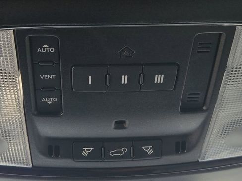 Used 2022 Dodge Durango R/T w/ Blacktop Package AWD/4WD image 25