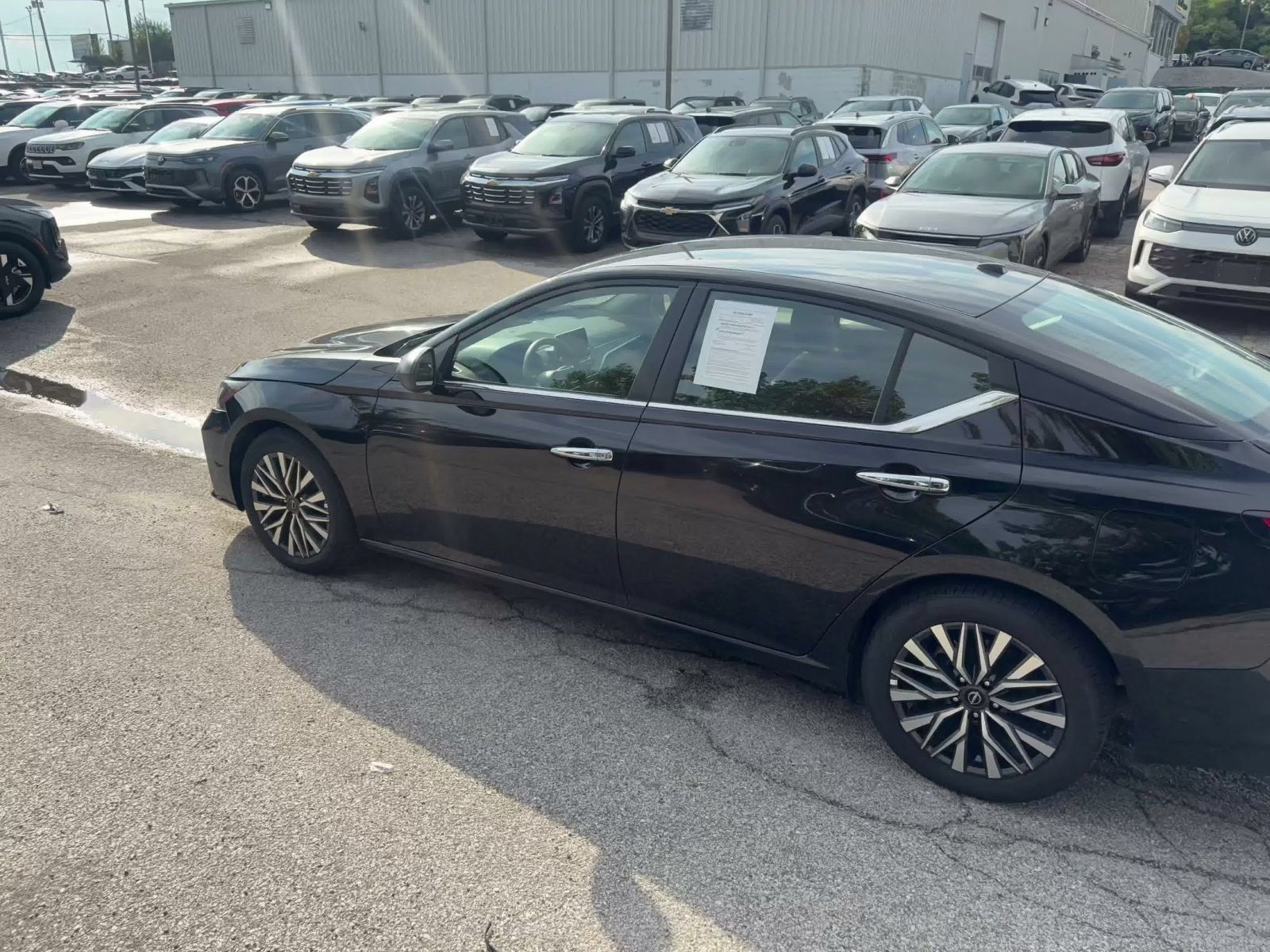 Used 2025 Nissan Altima 2.5 SV FWD image 9