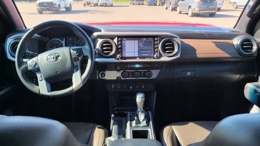 Used 2020 Toyota Tacoma Limited RWD image 28