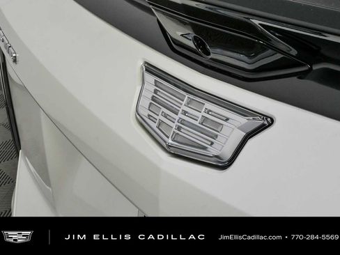 Certified 2025 Cadillac Optiq Luxury 1 AWD/4WD image 36
