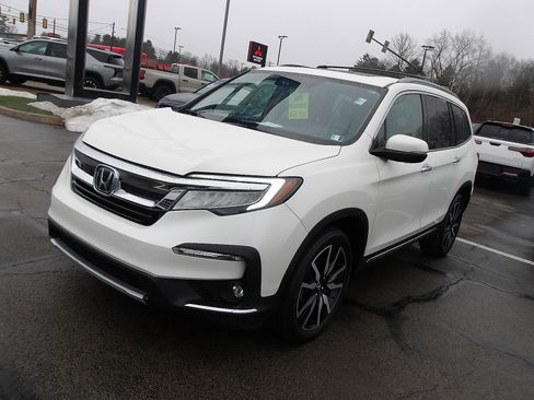 Used 2019 Honda Pilot Touring image 3