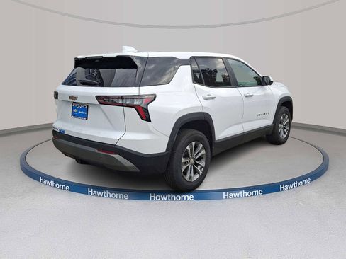 Used 2025 Chevrolet Equinox LT w/ Safety and Technology Package image 6