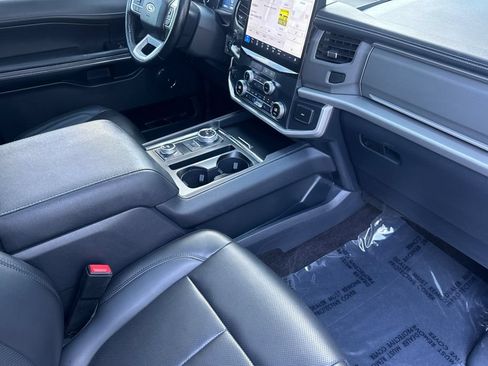 Used 2022 Ford Expedition XLT AWD/4WD image 15