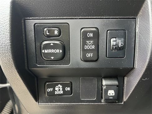 Used 2014 Toyota Tundra SR5 image 21