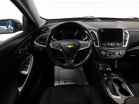 Used 2018 Chevrolet Malibu LT image 41