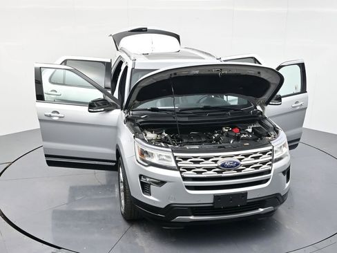 Used 2018 Ford Explorer XLT w/ Equipment Group 202A AWD/4WD image 55