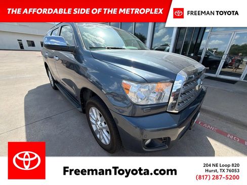 Used 2010 Toyota Sequoia Platinum AWD/4WD image 1