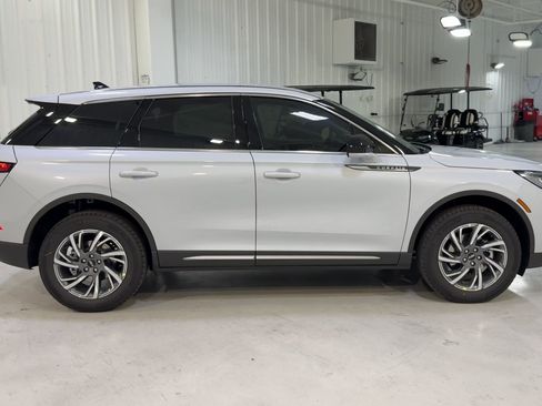 New 2026 Lincoln Corsair Premiere FWD image 2