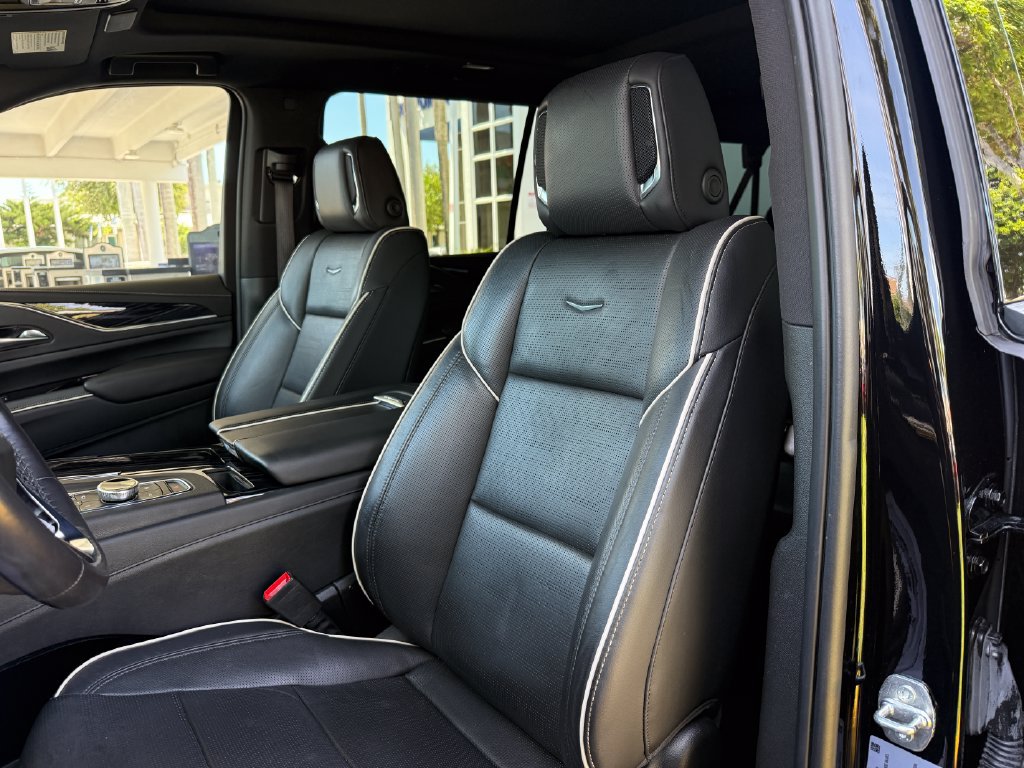 Used 2022 Cadillac Escalade ESV Sport RWD image 12
