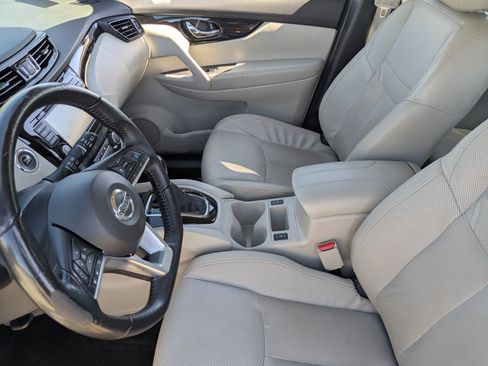 Used 2022 Nissan Rogue Sport SL w/ Premium Package image 30