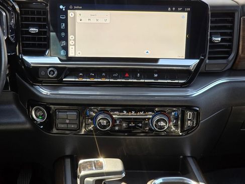 Used 2023 Chevrolet Silverado 1500 High Country image 18