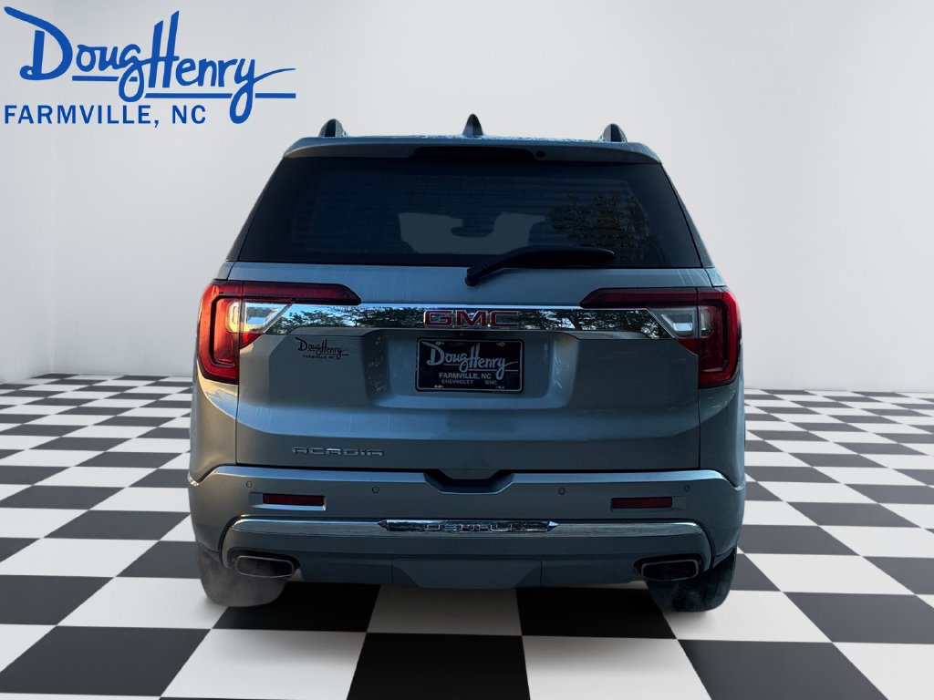 Used 2023 GMC Acadia Denali w/ Denali Technology Package FWD image 4