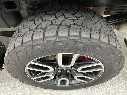 Used 2022 GMC Sierra 1500 AT4 w/ AT4 Premium Package AWD/4WD image 14