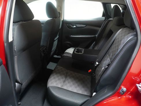 Used 2017 Nissan Rogue Sport SV w/ SV Premium Package AWD/4WD image 11