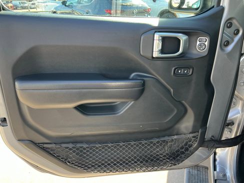 Used 2019 Jeep Wrangler Unlimited Rubicon image 16