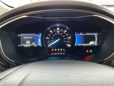 Used 2020 Ford Fusion SE image 14