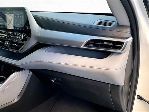 Used 2021 Toyota Highlander Platinum image 27