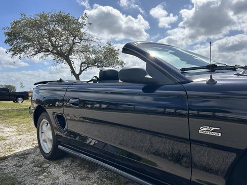 Used 1994 Ford Mustang GT image 11