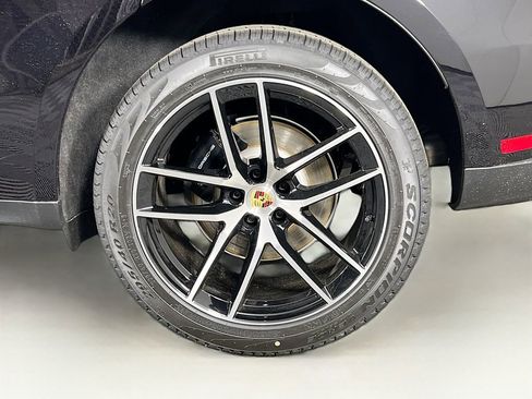 New 2026 Porsche Macan image 33