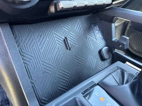 Used 2024 Toyota Tacoma TRD Off-Road image 25