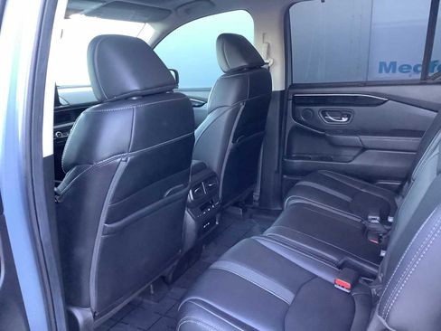 Used 2025 Honda Pilot Touring image 12