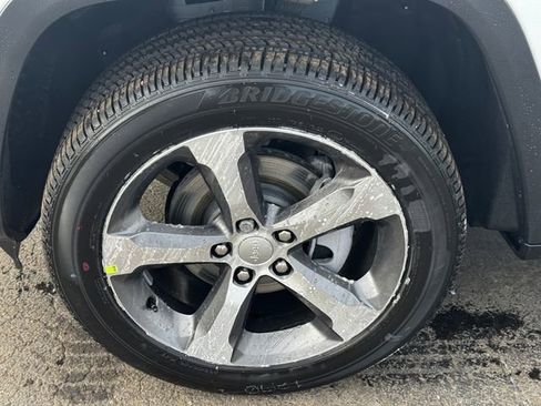 New 2026 Jeep Grand Cherokee Limited w/ Luxury Tech Group II image 10