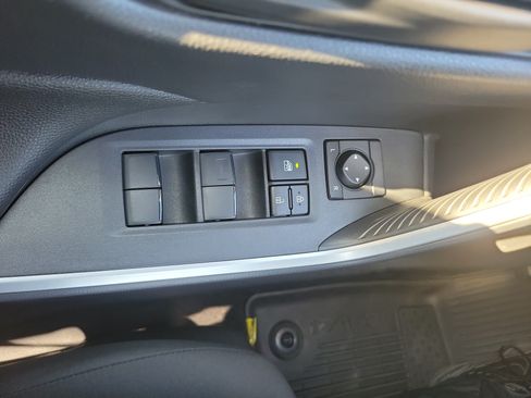 Used 2025 Toyota RAV4 LE AWD/4WD image 21