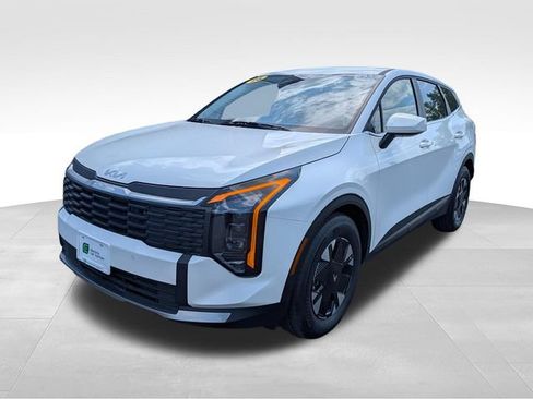 Used 2026 Kia Sportage LX FWD image 3