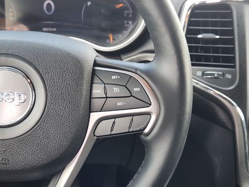 Used 2018 Jeep Grand Cherokee Altitude RWD image 27