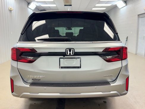 New 2026 Honda Odyssey Touring image 6
