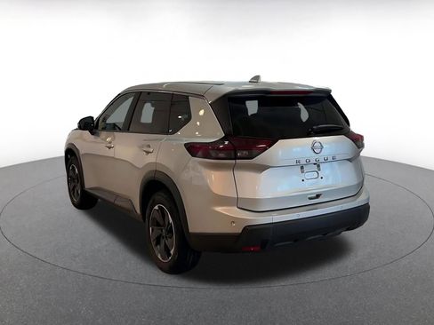 Used 2025 Nissan Rogue SV image 11