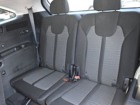 Used 2023 Kia Sorento LX FWD image 15