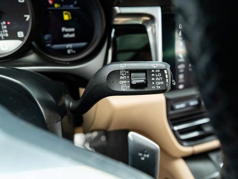 Used 2019 Porsche Macan AWD/4WD image 40