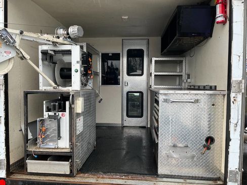 Used 2015 Ford E-450 and Econoline 450 Super Duty w/ Power Windows & Locks Group image 11