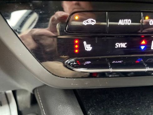 Used 2022 Buick Envision Preferred FWD image 27