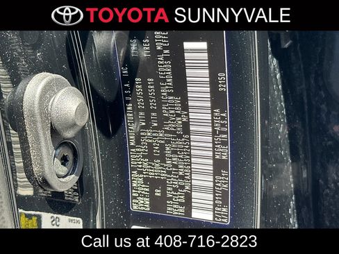 Used 2025 Toyota Corolla Cross XLE AWD/4WD image 32