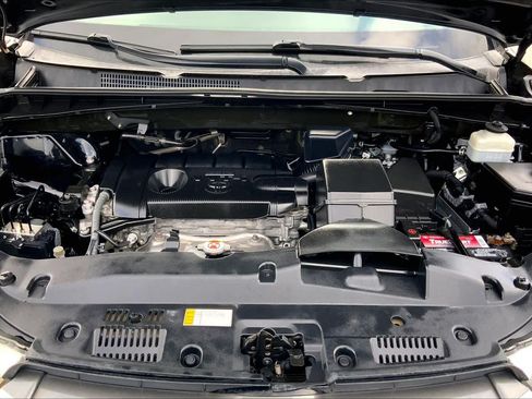 Used 2019 Toyota Highlander LE FWD image 31