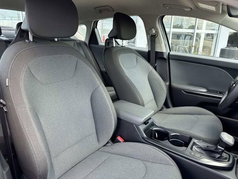 Used 2025 Kia K4 FWD image 11