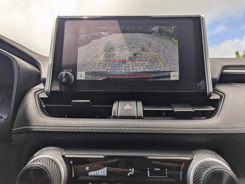 Certified 2023 Toyota RAV4 LE image 33