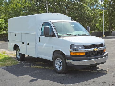 New 2025 Chevrolet Express 3500 1WT w/ Power Convenience Package image 14