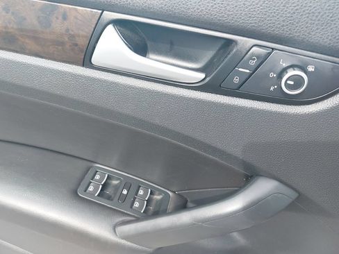 Used 2015 Volkswagen Passat TDI SEL Premium FWD image 24