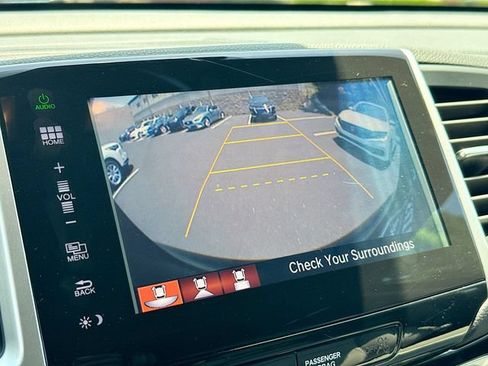 Used 2016 Honda Pilot Touring image 19