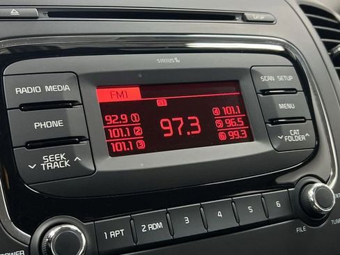 Used 2017 Kia Forte LX image 13