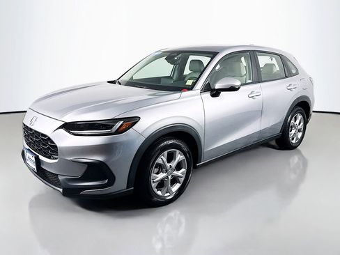 Certified 2023 Honda HR-V LX image 3