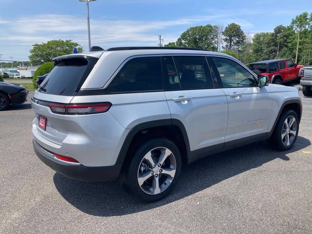 New 2024 Jeep Grand Cherokee Limited 4xe w/ Luxury Tech Group II AWD/4WD image 5