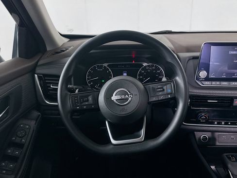 Used 2022 Nissan Rogue SV image 17