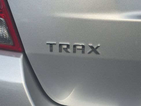 Used 2020 Chevrolet Trax LT w/ LT Convenience Package FWD image 24
