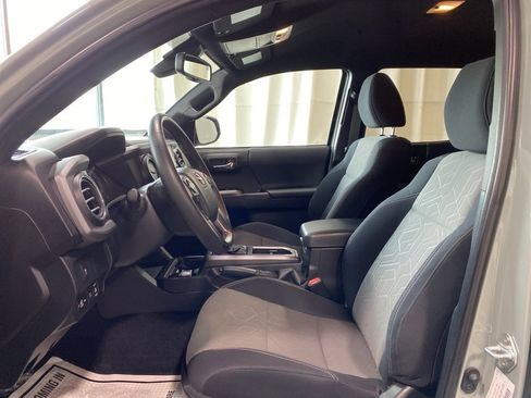 Used 2023 Toyota Tacoma TRD Sport image 2