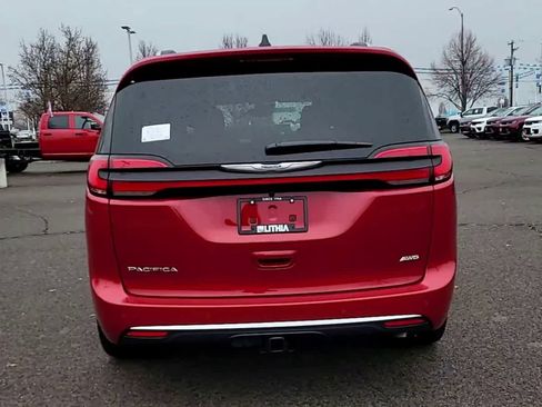 New 2026 Chrysler Pacifica Pinnacle w/ Trailer Tow Group image 7