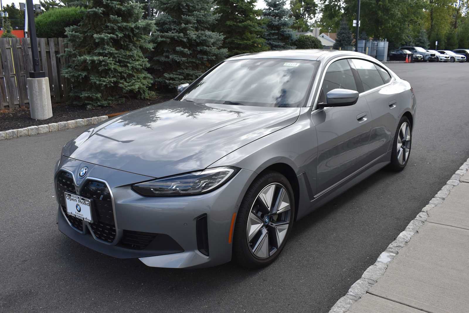 Used 2024 BMW i4 eDrive35 w/ Premium Package RWD image 3